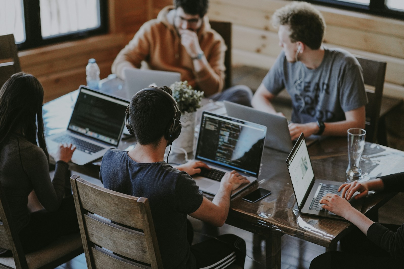 In-House vs. Outsourced Web Design: What’s Best for Your Brand?